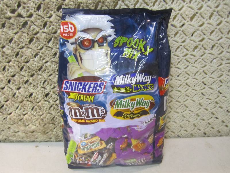 lot 268 image: Large Bag of Mixed Candy 150 Pieces...