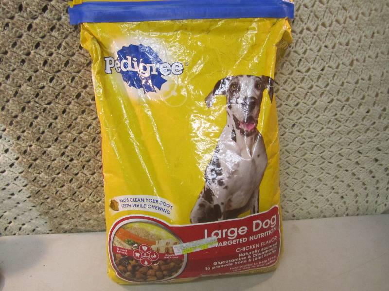 lot 296 image: 17 Pound Bag of Dog Food Best by un...