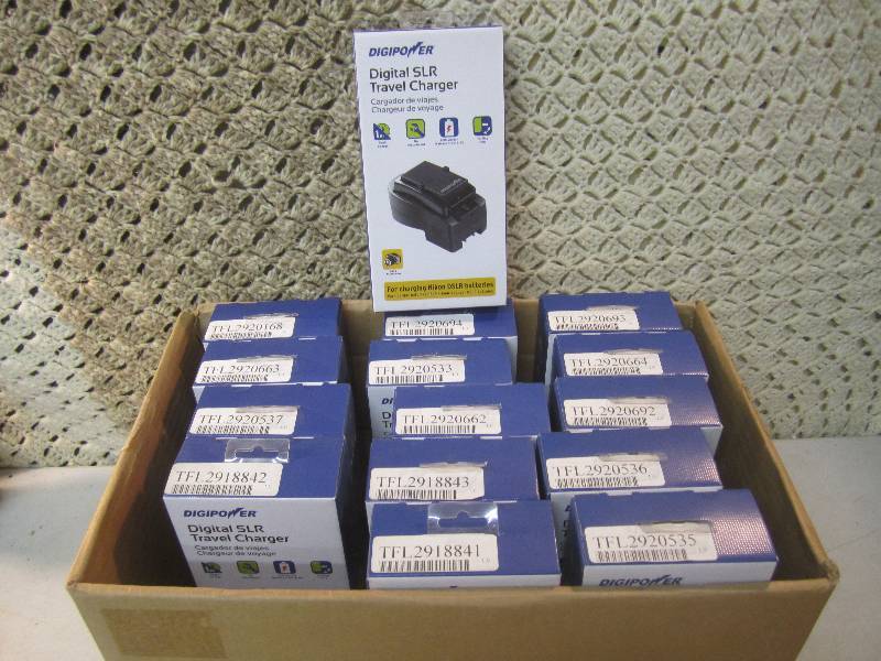 lot 218 image: Lot of 15 DigiPower Digital SLR Tra...