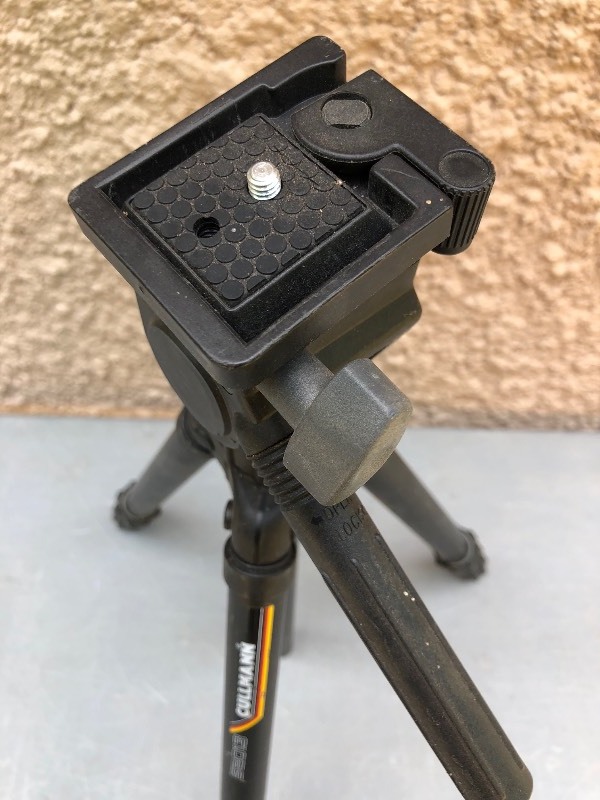 lot 8 image: Cullmann Jet-Set 52013 Compact Tripod