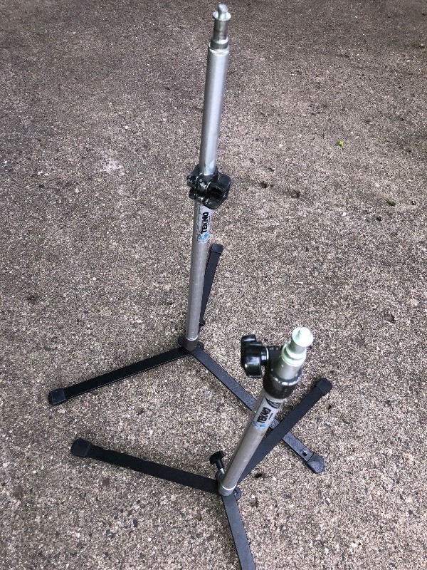lot 9 image: Lot of TWO Low angle - Floor Stands - Lightstands