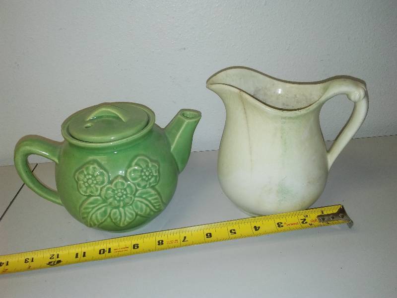 lot 80 image: KT & T  Hull vintage antique milk pitcher and green teapot