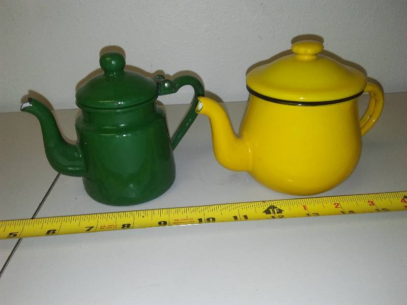 lot 82 image: enamel teapot (2)