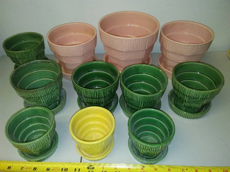 lot 88 image: McCoy flower pots variety (11)