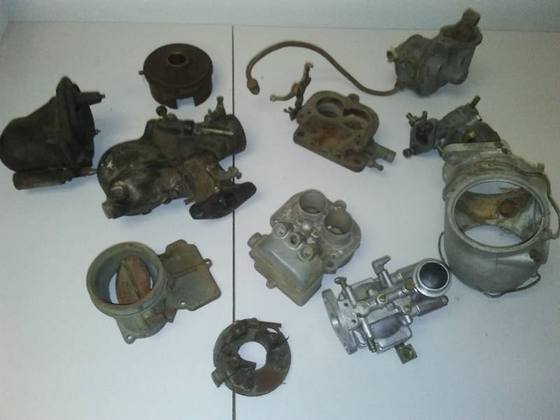 lot 114 image: Miscellaneous carburetors, parts and more