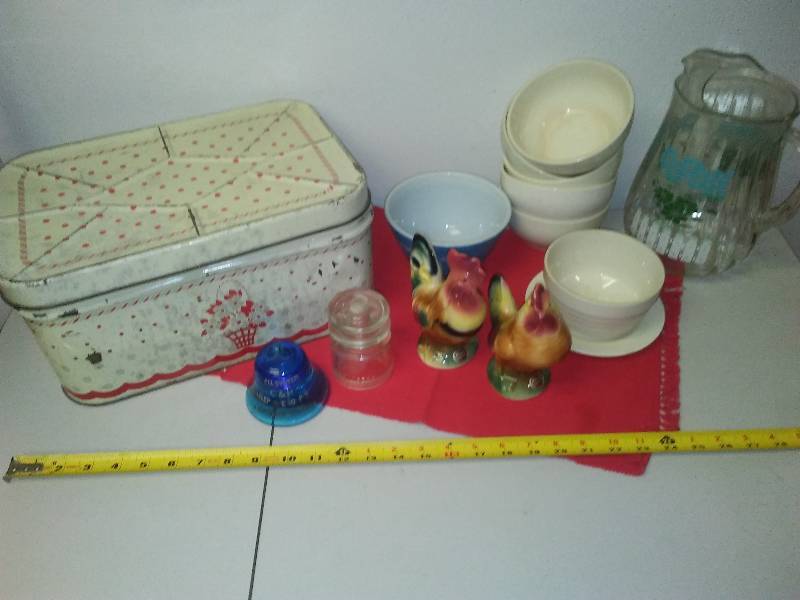 lot 131 image: Mid-century modern Lot, Pyrex