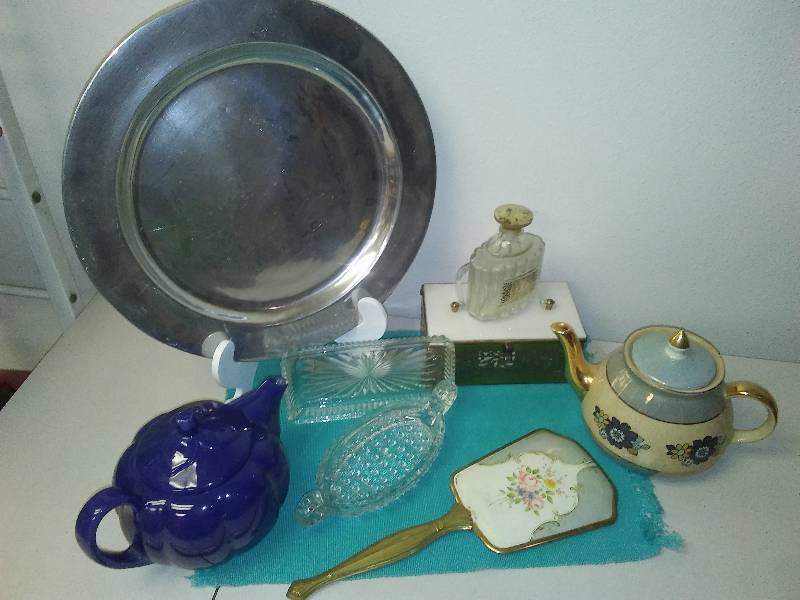 lot 143 image: miscellaneous vintage,