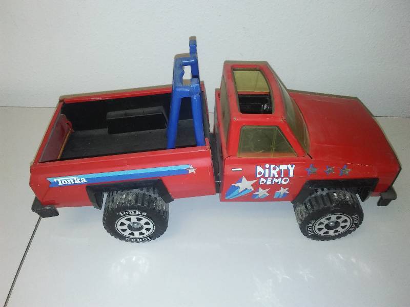lot 154 image: Tonka dirty demo pickup Chevy truck Road tilt bed design