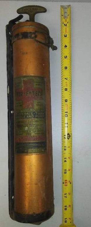 lot 169 image: Vintage Copper Fyr - FYter, fire extinguisher with mounting bracket
