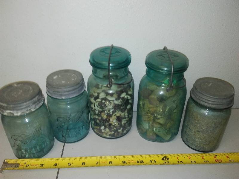 lot 175 image: Ball blue glass mason jars (5),