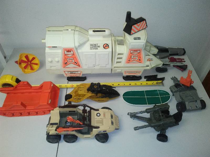lot 186 image: Vehicles for GI Joe