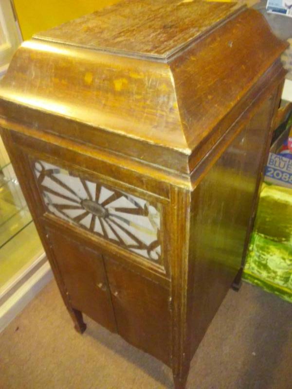 lot 205 image: Silvertone Voice of music Vintage Stereo