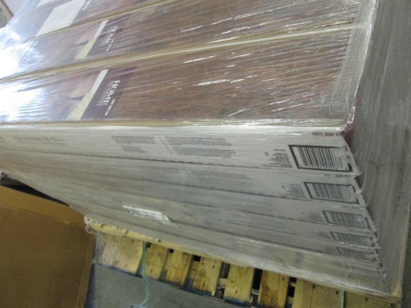 lot 1 image: Lot of 8 Cases Home Decorators Coll...