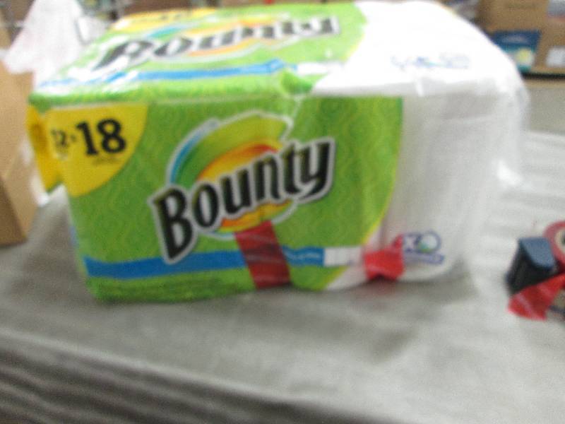 lot 20 image: 12 Giant Rolls open pkg Bounty Sele...