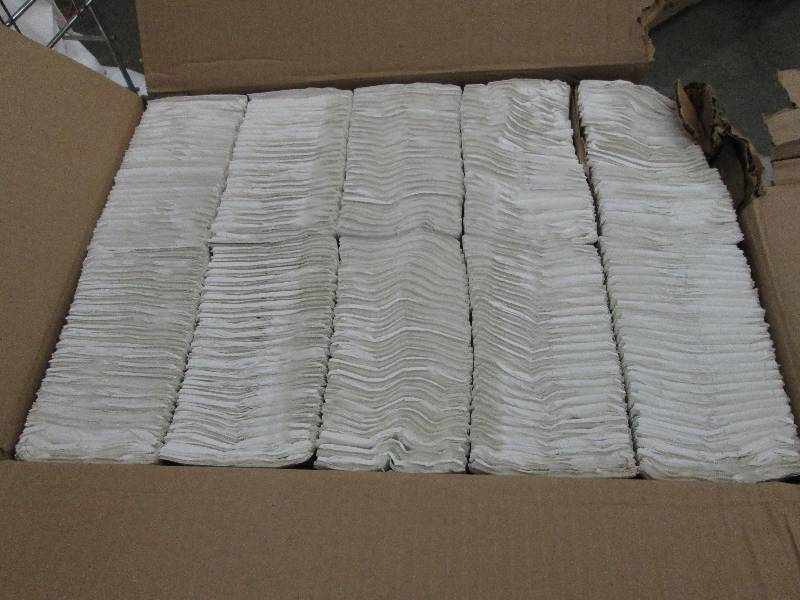 lot 58 image: Georgia-Pacific Blue Basic C-Fold P...