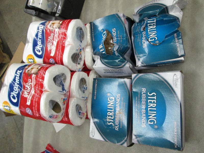 lot 72 image: 20 Regular Rolls Charmin Bath Tissu...