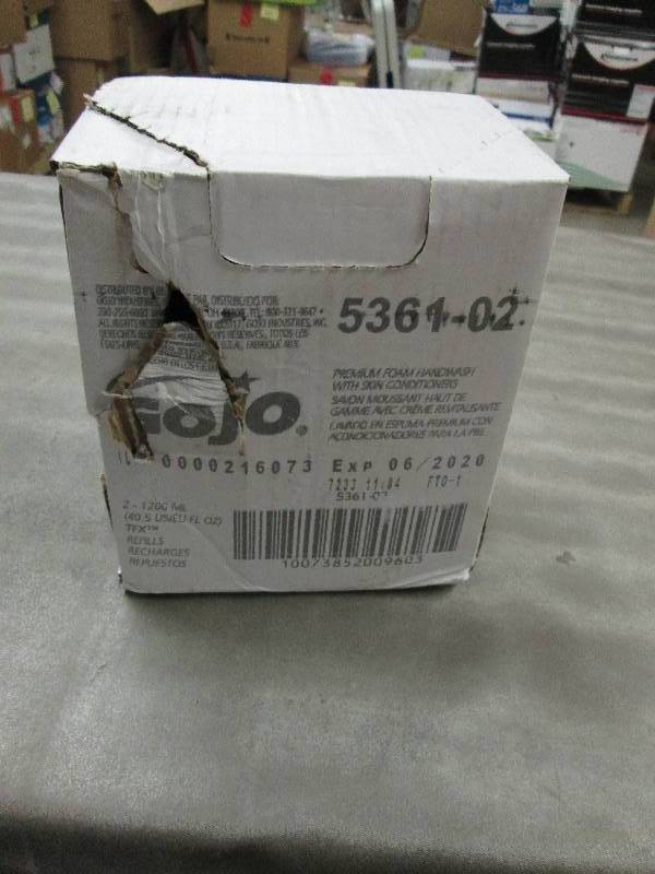 lot 82 image: GOJO 536102 TFX Luxury Foam Hand Wa...