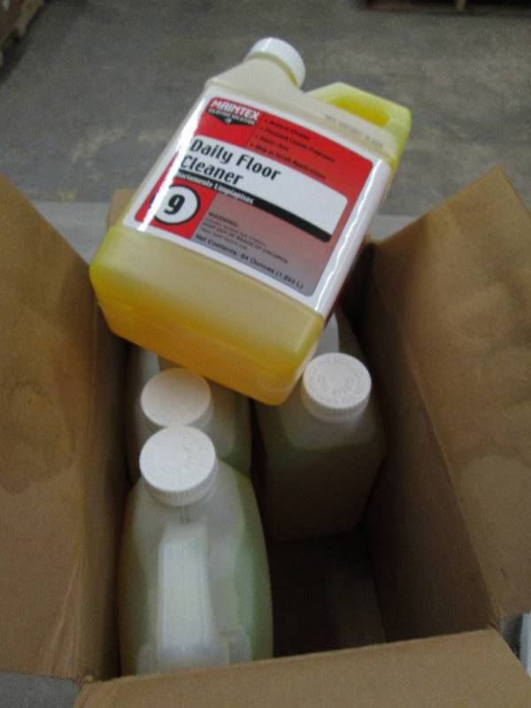 lot 102 image: Case of 4 Maintex Daily Floor Clean...