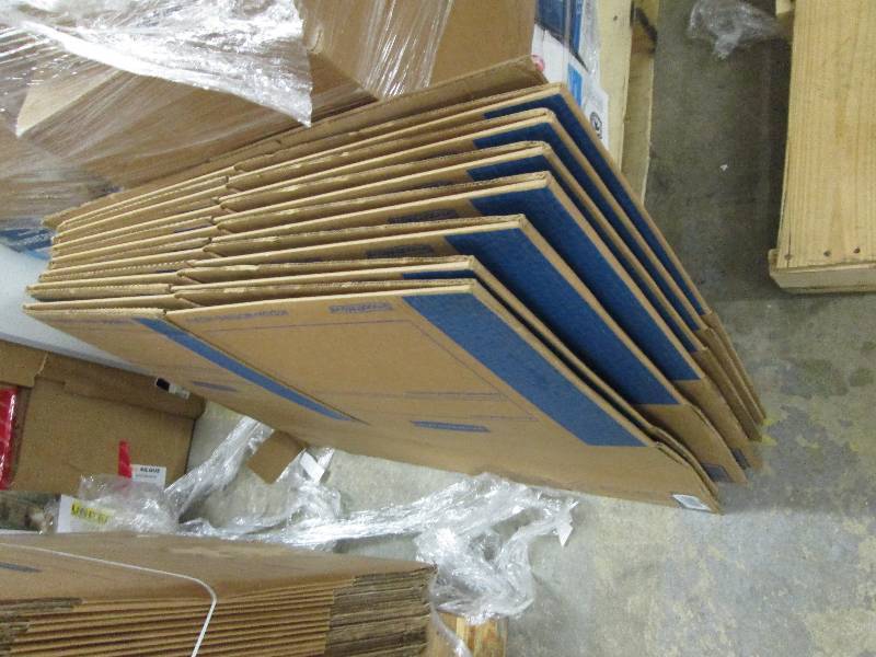 lot 109 image: Bankers Box SmoothMove Prime Moving...