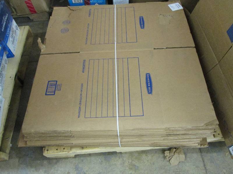 lot 110 image: Bankers Box Basic Moving Boxes Med ...