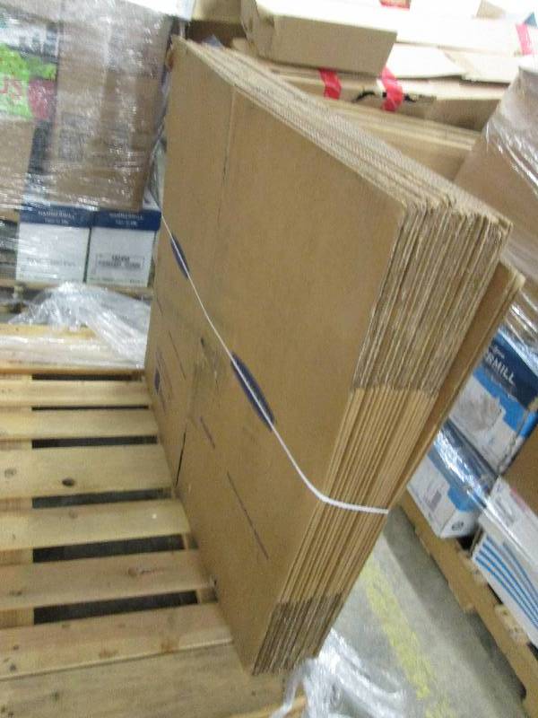 lot 111 image: Bankers Box Basic Moving Boxes Med ...