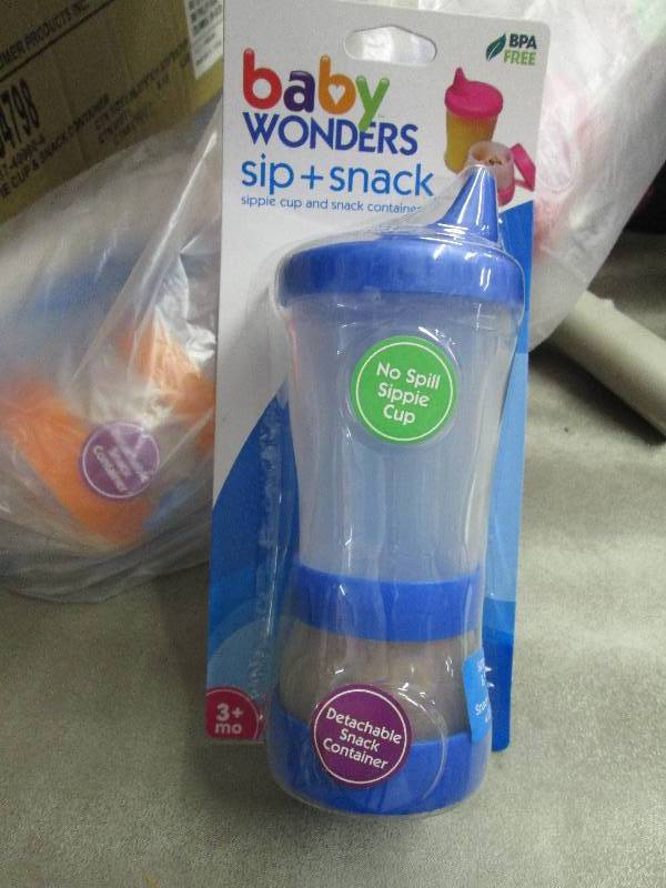 lot 124 image: Case of 24 Baby Wonders Sip & Snack...