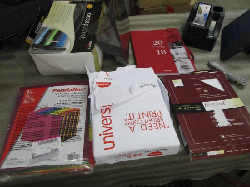 lot 216 image: Deflecto Docupockets set of 3 Retai...