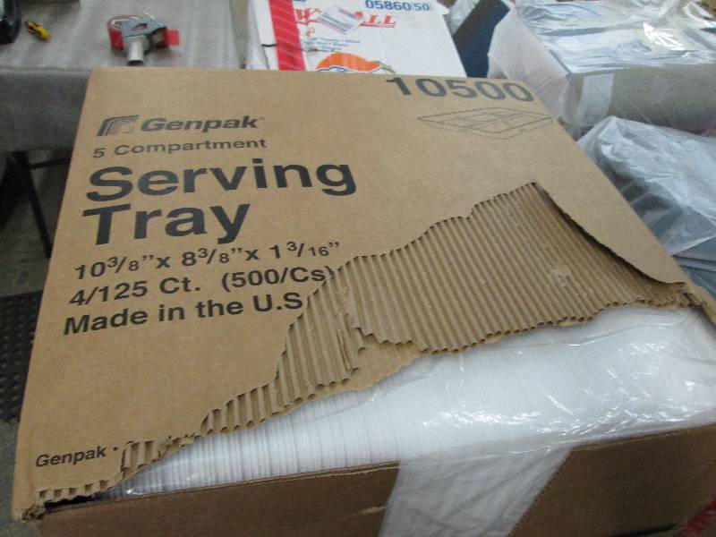 lot 223 image: Genpak 10500 Foam School Trays, 5-C...