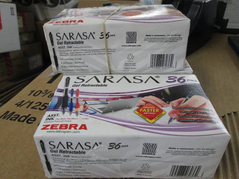 lot 245 image: 3 Boxes Zebra Sarasa Retractable Ge...