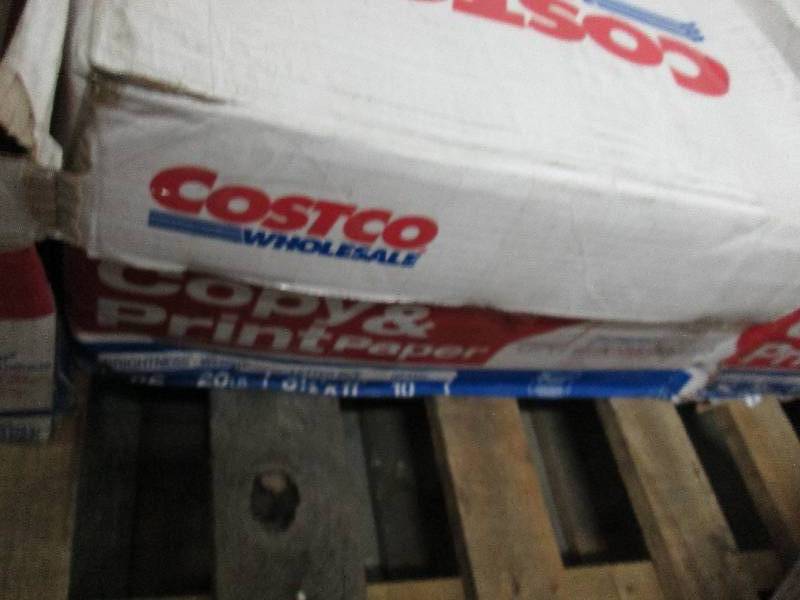 lot 280 image: 8 Reams of Costco 8.5x11 Multipurpo...