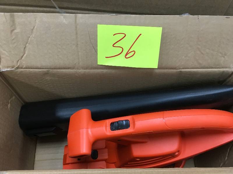 lot 36 image: Black and Decker 180 MPH 220 CFM 7-Amp Corded Electric Handheld Leaf Blower