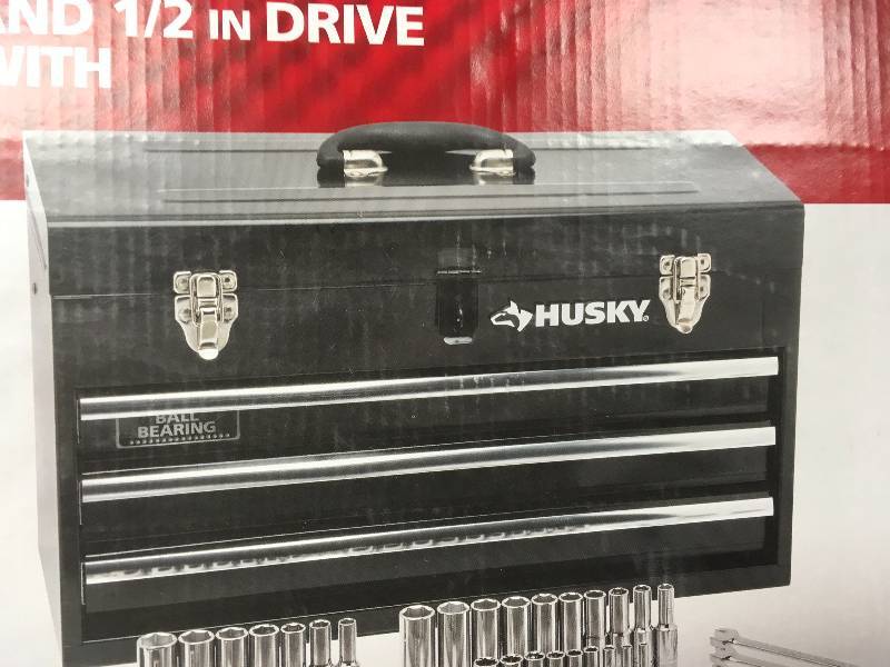 lot 77 image: Husky Mechanics Tool Set in Metal Box (200-Piece)