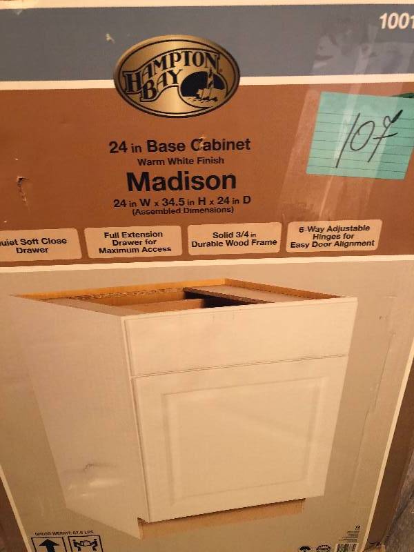 lot 107 image: Hampton Bay Madison Assembled 24x34.5x24 in. Base Cabinet with Soft Close Drawer in Warm White