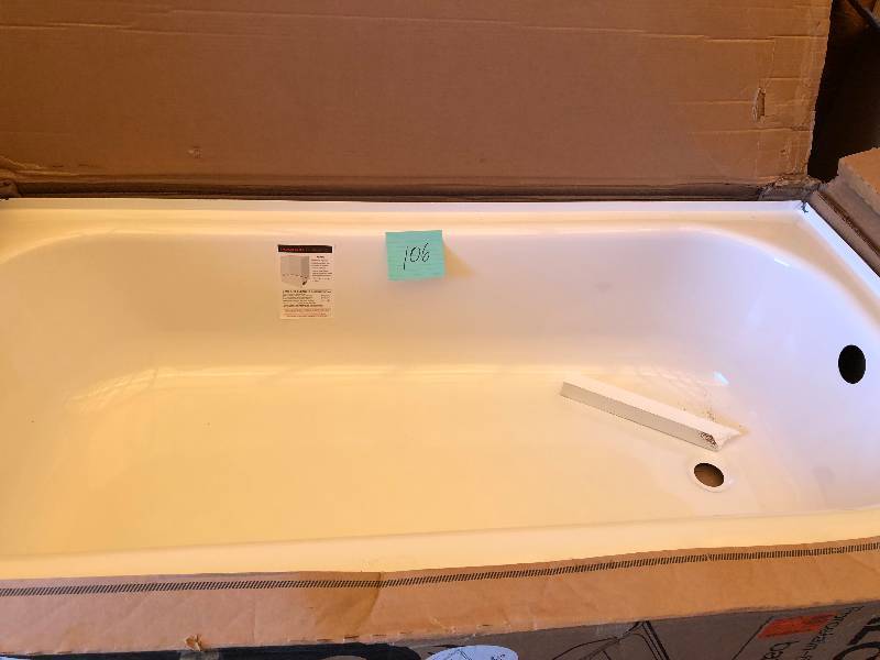 lot 106 image: Soaking Bathtub Alcove Bathroom Tub Porcelain Enameled Steel damaged corners see pictures