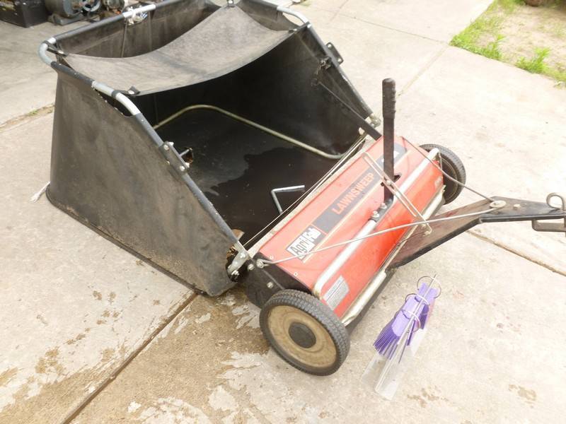 SnS Auctions # 325 Riding lawn mowers & air compressors