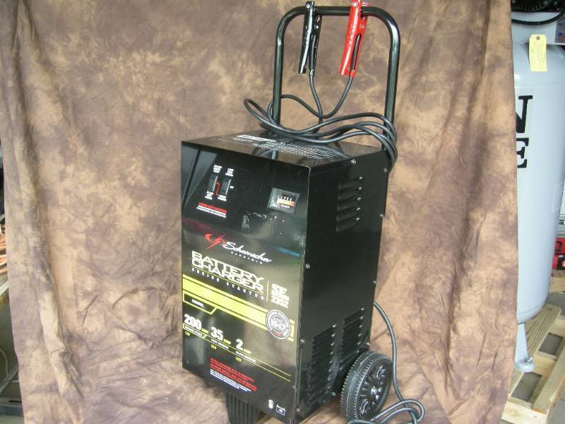 lot 5 image: Schumacher Battery Charger  Engine Starter