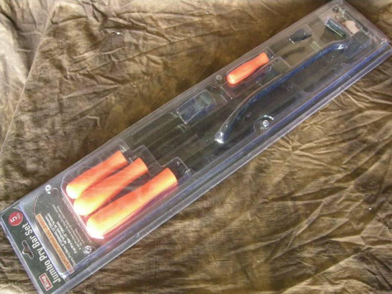 lot 39 image: King Jumbo Pry Bar Set