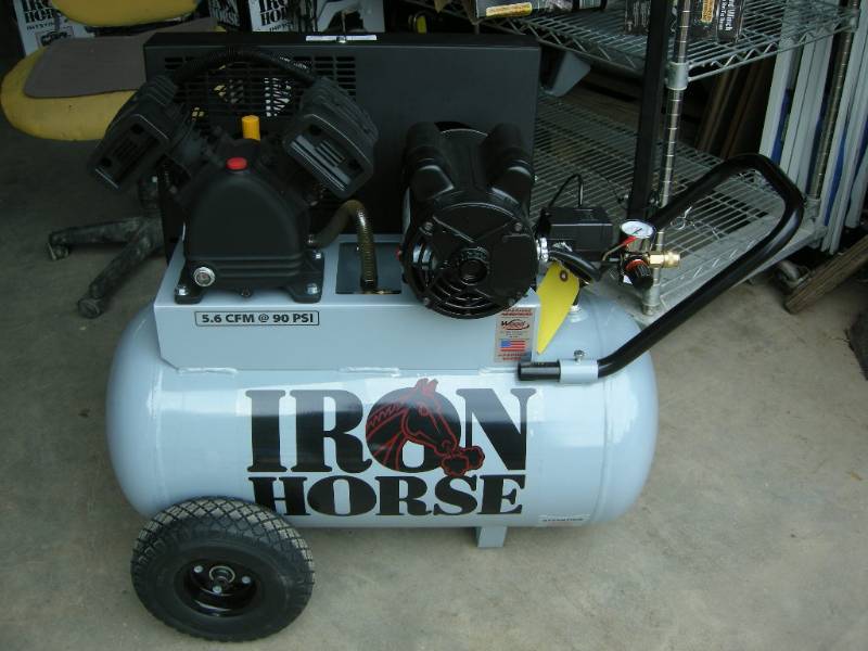 lot 61 image: Iron Horse Horizontal Air Compressor