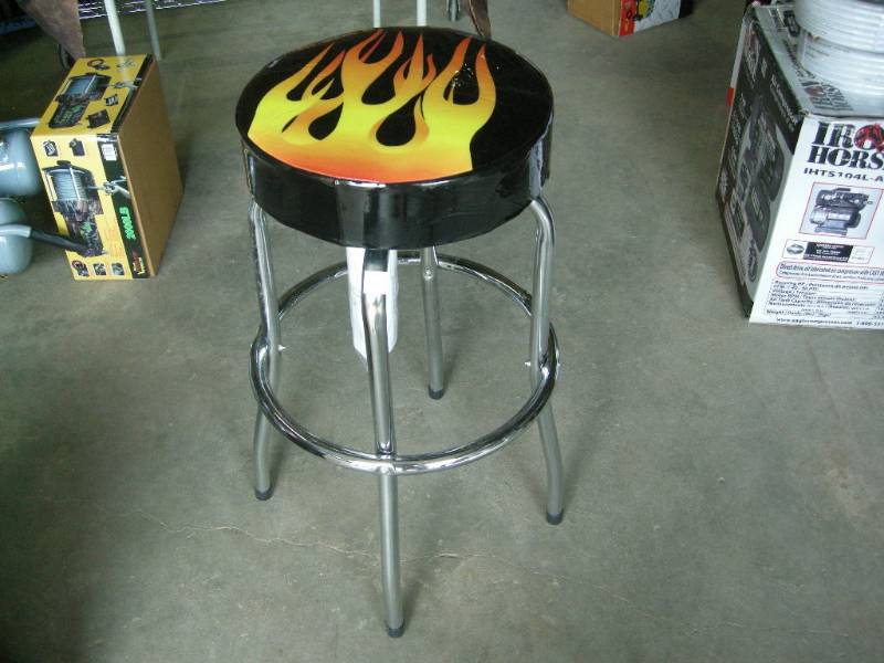 lot 65 image: Swivel CounterShop Stool