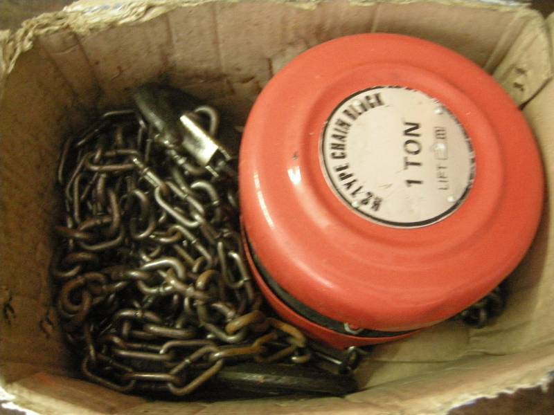 lot 96 image: King 1 Ton Chain Block