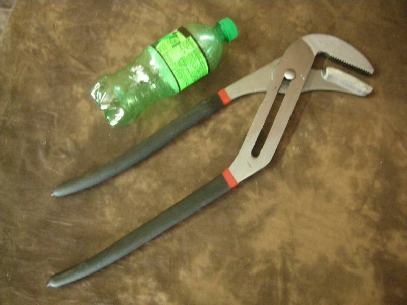 lot 93 image: King Heavy Duty Groove Joint Pliers