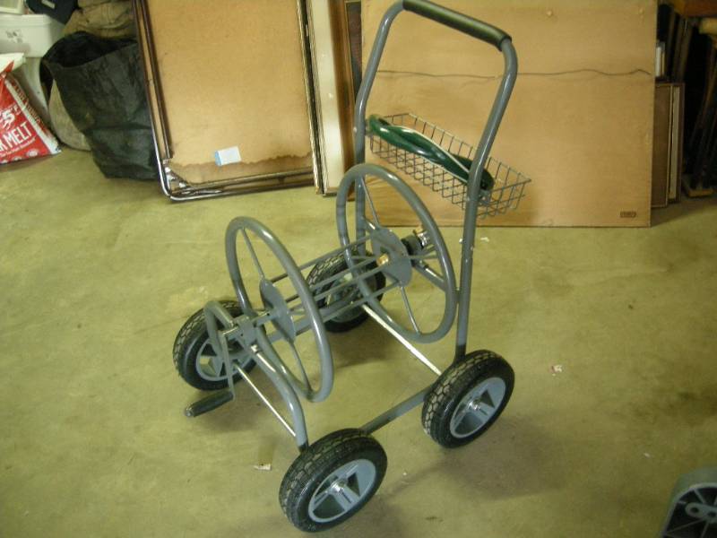 lot 125 image: Rolling Hose Reel Cart
