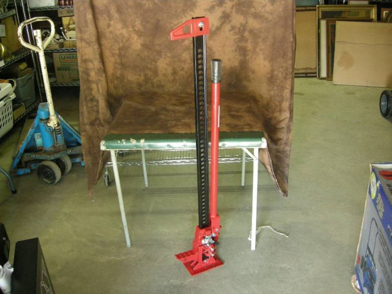 lot 126 image: 48 Farm Jack
