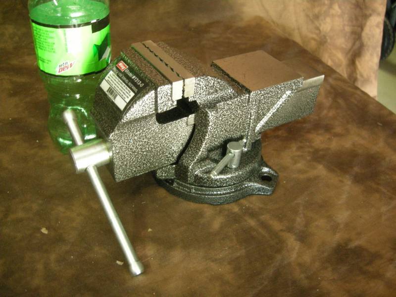 lot 140 image: King 3 Bench Vise with Anvil