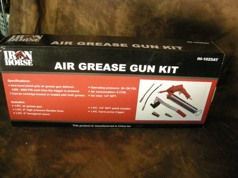 lot 141 image: Iron Horse Air Grease Gun Kit