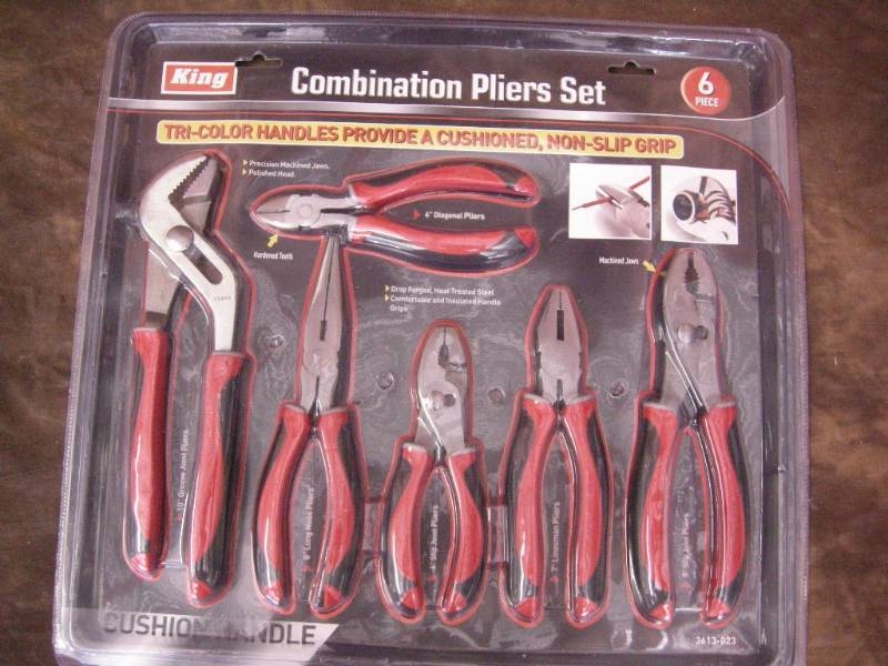 lot 143 image: King Combination Pliers Set