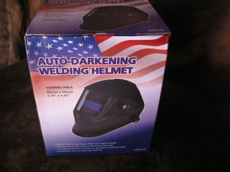 lot 149 image: Auto-Darkening Welding Helmet