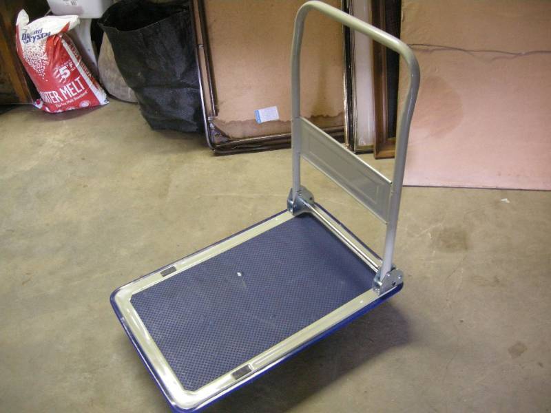 lot 155 image: 18 x 28 Collapsible Cart