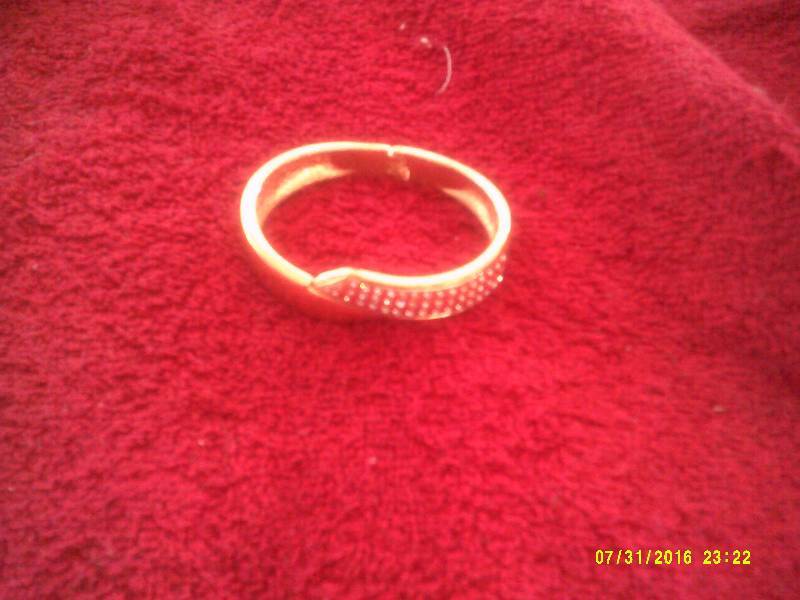 lot 2 image: GOLD AND DIAMOND BRACETET