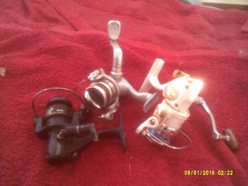lot 12 image: 3 OPEN FACED REELS